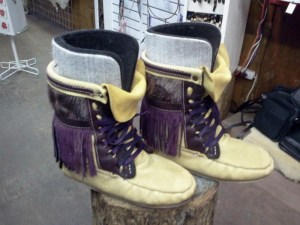 MOCASSIN COURT CUIR TAN FOURRURE LOUP-MARIN